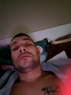 Zoltanioan26 live sex cam