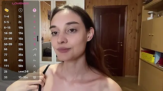 Caroline_love_me live sex cam