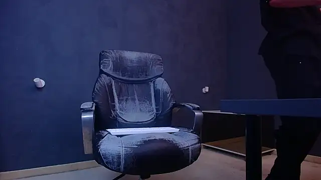 EnzoRace live sex cam