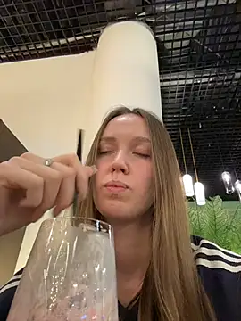 ElliRose live sex cam