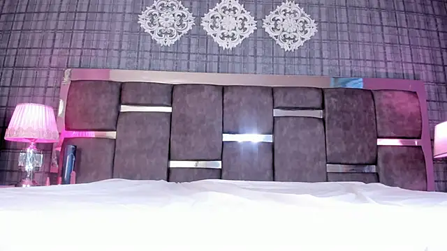 AmberOnassis live sex cam