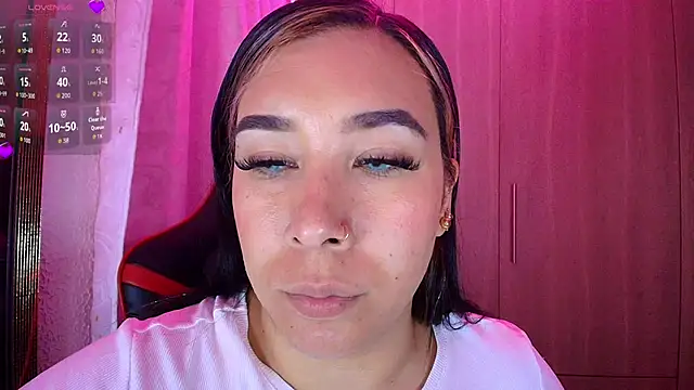 leahtemptation3 live sex cam