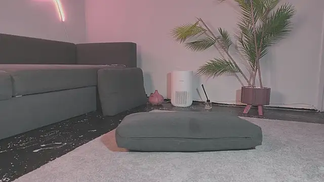 Monicamix's cam snapshot