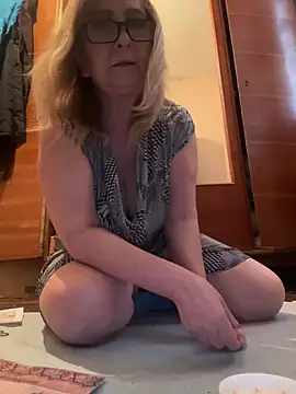 Irina2909@xh live sex cam