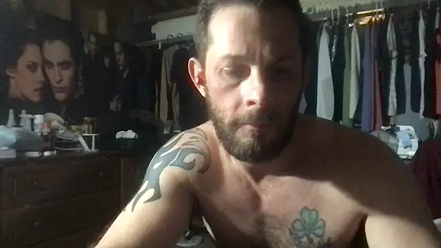 ARCHERTASTE live sex cam