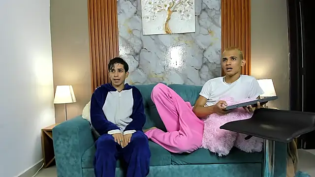 YUMMY_BRO live sex cam