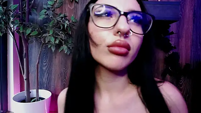 RavenFoxxy's cam snapshot