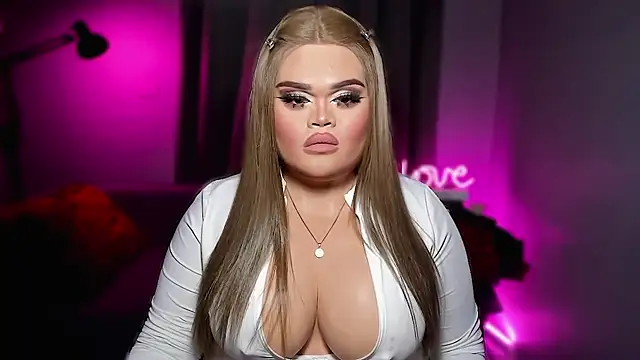 BelindaLove live sex cam