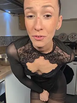 lola_tentatiion's cam snapshot