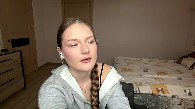 Milayouknow's cam snapshot