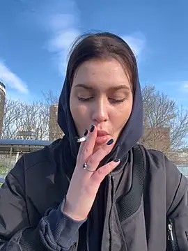 KikiWatson live sex cam