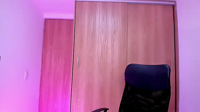 Toy_boy777 live sex cam