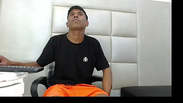 TonnyMarck live sex cam