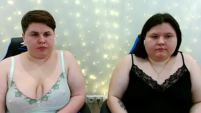 BeckyAndHellen live sex cam