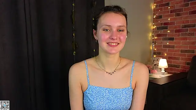 FoxFever's cam snapshot