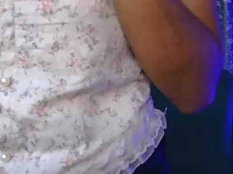 alaviya-19's cam snapshot