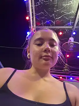 VineraSweet live sex cam