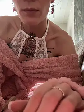 Feuchtes_traumchenn's cam snapshot