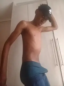 Leroyhotess live sex cam