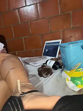 Emma__cumlovee's cam snapshot