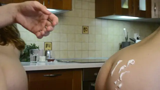 HotCaramellsTV's cam snapshot