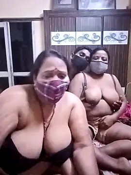 LoveOnStream's cam snapshot