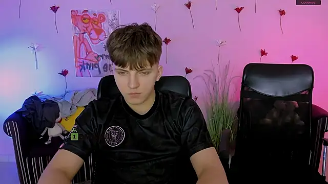 travis_wolf_ live sex cam