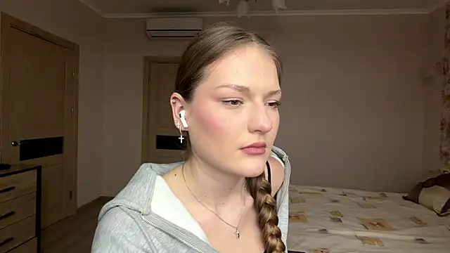 Milayouknow's cam snapshot