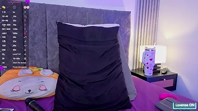 sara_puerta__'s cam snapshot