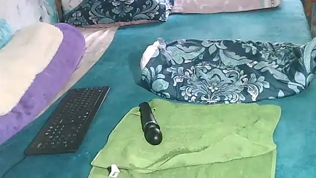 Zuzu_angel's cam snapshot