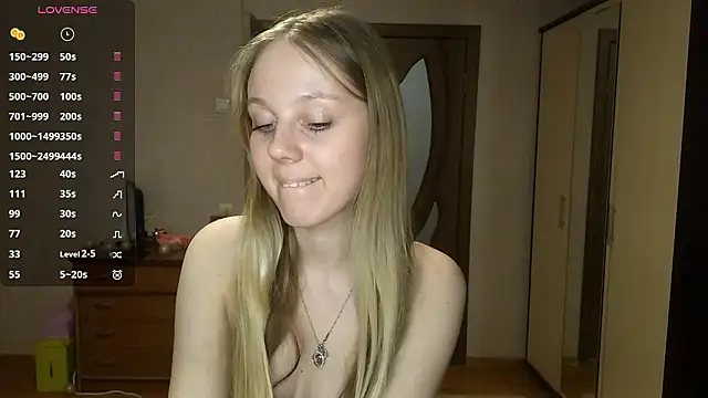 LonaLaban live sex cam