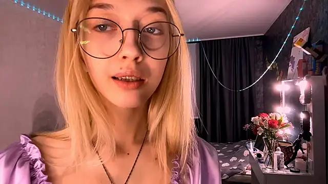 TaliCaan's cam snapshot