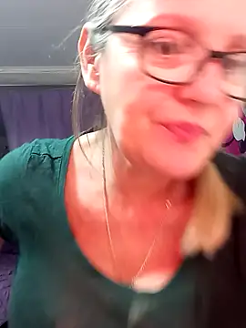 irinamaux live sex cam