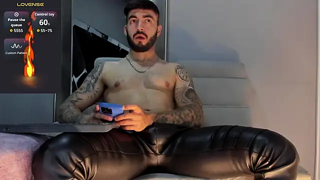 MarkWalker__ live sex cam