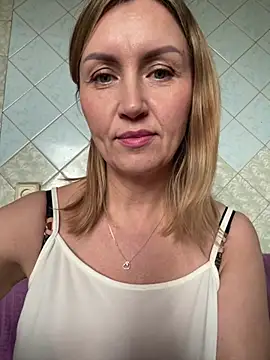 RainyAngel17's cam snapshot