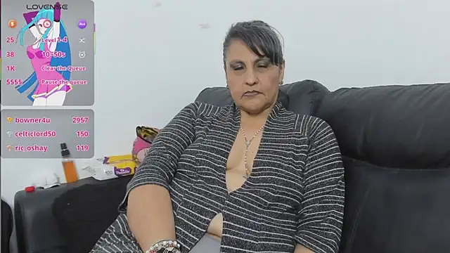 merlyna_goldens live sex cam