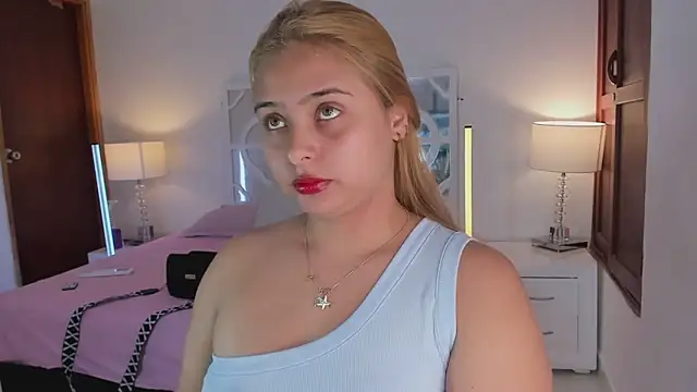 MikaelaStone live sex cam