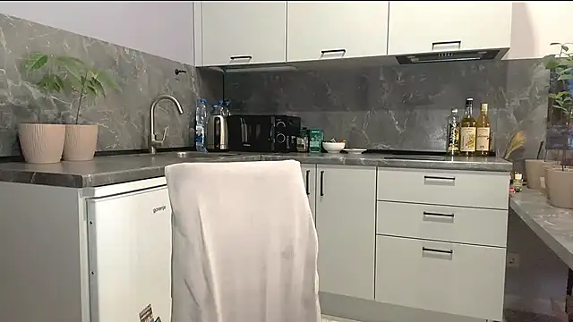 BeaCazin live sex cam