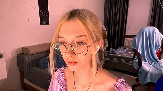 TaliCaan's cam snapshot