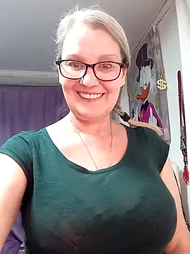 irinamaux live sex cam