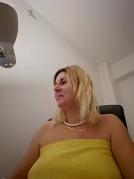 Amelia9798's cam snapshot