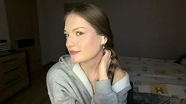 Milayouknow's cam snapshot