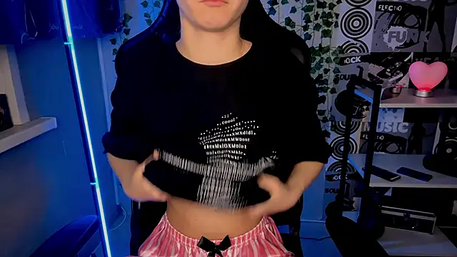 helgicuteness's cam snapshot