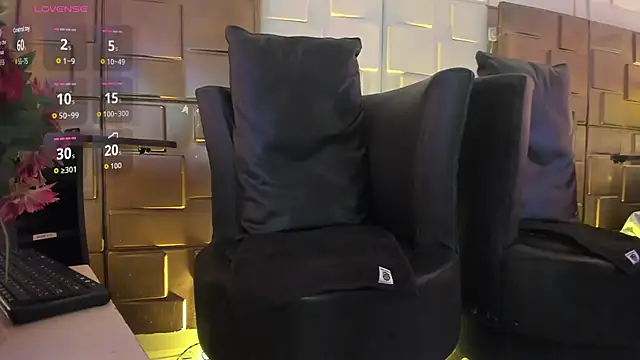 NaomyRivera live sex cam