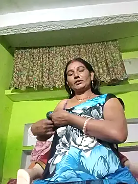 YOURFIVAA's cam snapshot