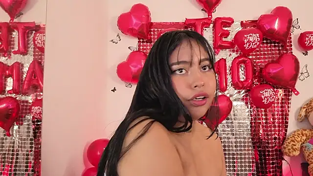 Chloe_02g's cam snapshot