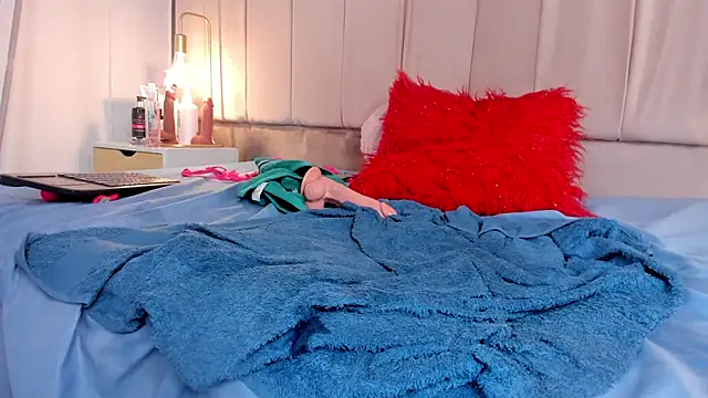 sarita_rouzze's cam snapshot