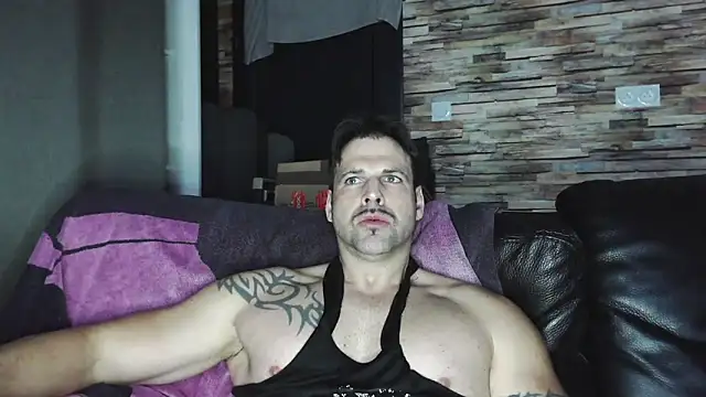 XxBigboybandxX live sex cam