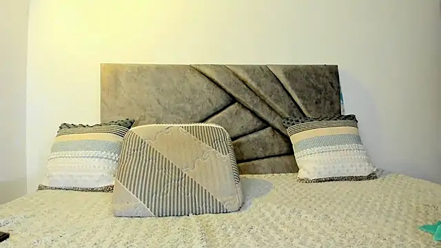 Deliciouscocoa live sex cam