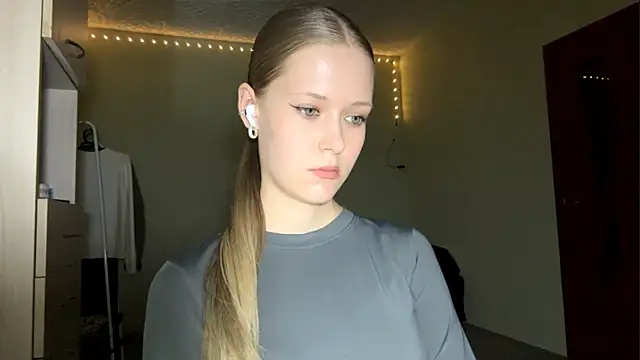 ZaidaSchwarten live sex cam